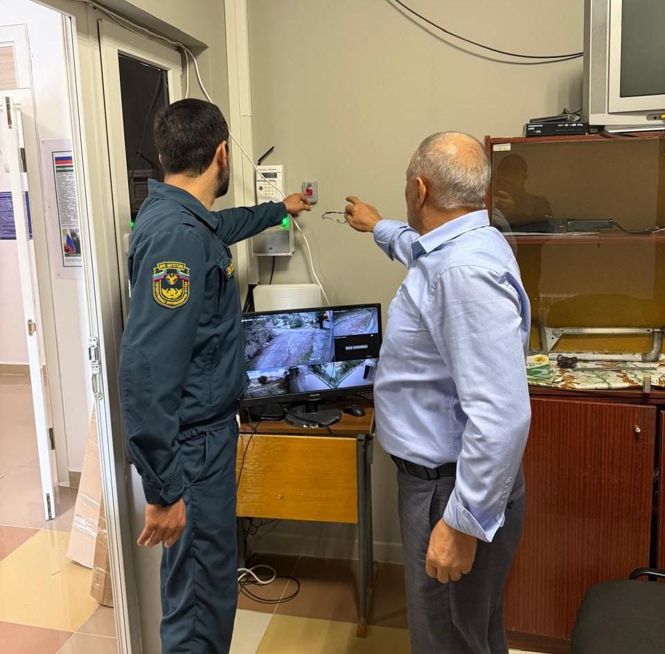 "Должны знать взрослые.  Должны знать дети."